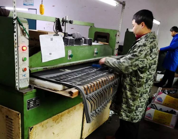 偃师鞋厂最新招工信息及应聘指南与技能学习步骤